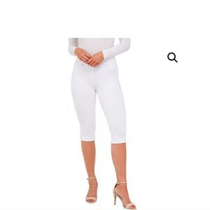 Nygard White Skinny Crop - NWT
